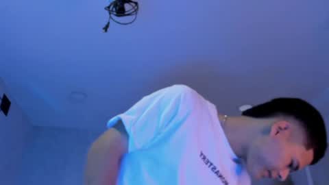 dylanroyce_ online show from June 5, 1:27 pm