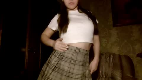 Yuni online show from April 11, 5:28 pm