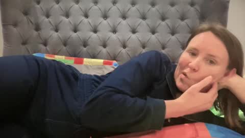 Nadia Ferreira  online show from February 15, 10:42 pm