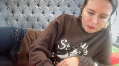 Nadia Ferreira  online show from January 19, 10:03 am