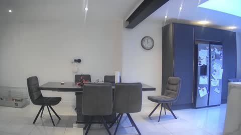 Nadia Ferreira  online show from February 5, 1:58 pm