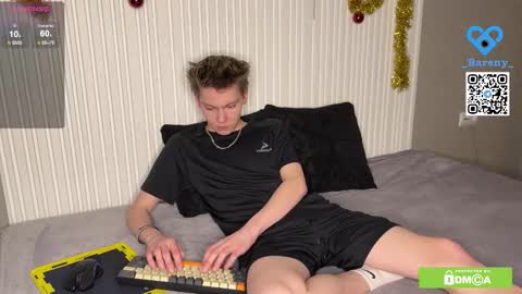 eaton_ online show from January 13, 10:28 pm