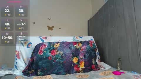 EBONY PETITE online show from November 24, 6:01 am