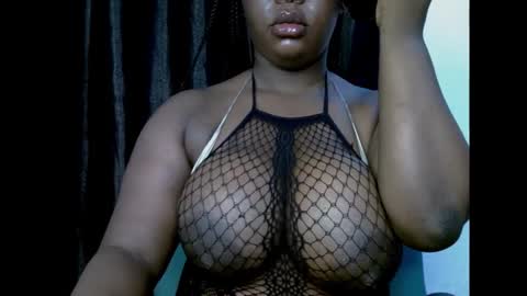 Snapshot of ebony_plumx12 chatting on October 22, 6:53 pm Prisy online show from October 22, 6:53 pm