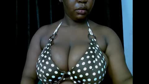 Snapshot of ebony_plumx12 chatting on October 18, 5:06 pm Prisy online show from October 18, 5:06 pm