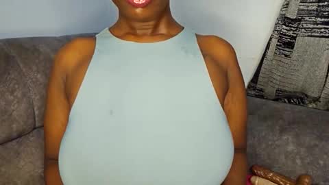 Ebony Melanie online show from November 24, 10:52 pm