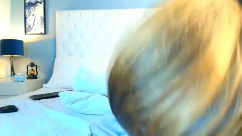 Snapshot of ebonyfoxy_ chatting on October 22, 9:27 pm Foxy online show from October 22, 9:27 pm