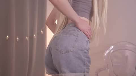 DAKOTA online show from December 15, 1:18 pm