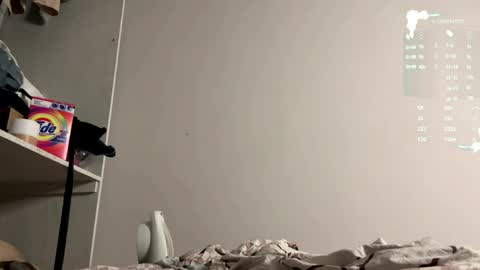 Mia online show from March 22, 6:12 pm