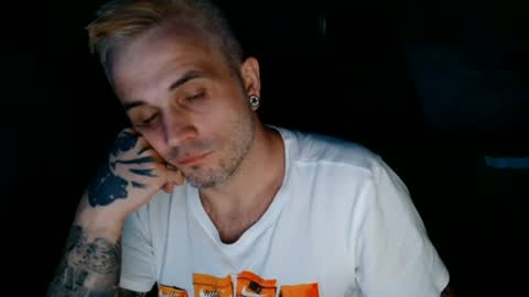 Eddy222 online show from August 4, 2:40 am