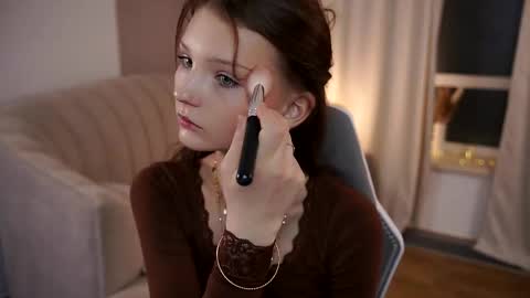 Lisa  online show from February 20, 12:10 am