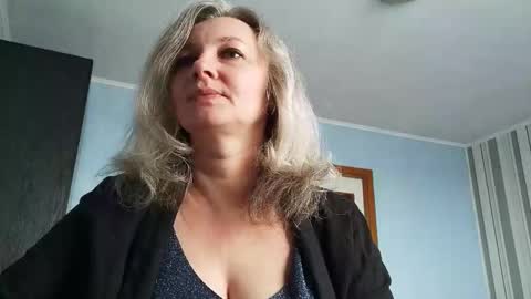 edithmanning online show from March 8, 6:39 am