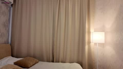 Reina online show from April 3, 3:46 am