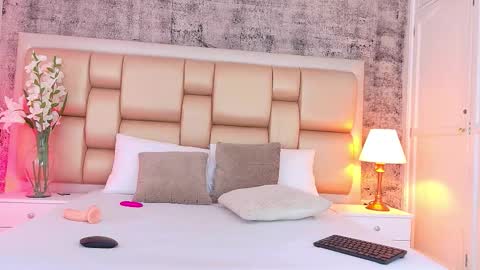 EDNA COPPER online show from September 18, 4:27 am