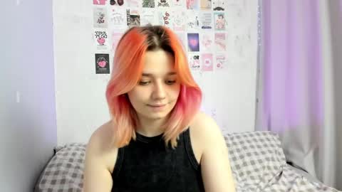 Snapshot of edna_dana chatting on December 24, 6:50 pm Edna online show from December 24, 6:50 pm