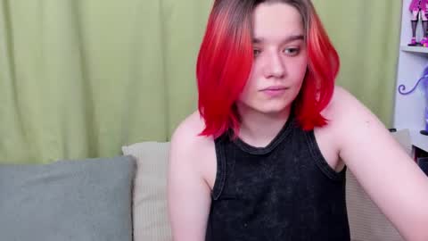 Snapshot of edna_dana chatting on October 18, 8:35 pm Edna online show from October 18, 8:35 pm