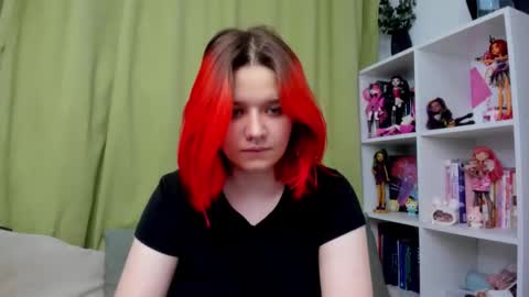 Snapshot of edna_dana chatting on October 2, 8:18 pm Edna online show from October 2, 8:18 pm