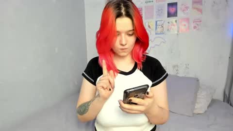 Snapshot of edna_dana chatting on February 4, 6:38 pm Edna online show from February 4, 6:38 pm
