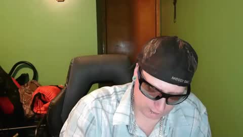 edwardaims_2please online show from April 1, 2:34 am