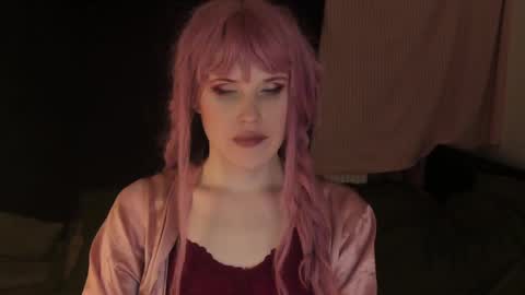 Effie Mur online show from January 19, 6:00 pm