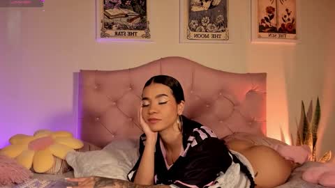 effy online show from December 19, 5:25 am