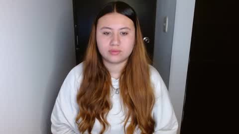 Snapshot of eimy_collin chatting on February 18, 5:53 am EIMY   MODEL INDEPENDENT online show from February 18, 5:53 am