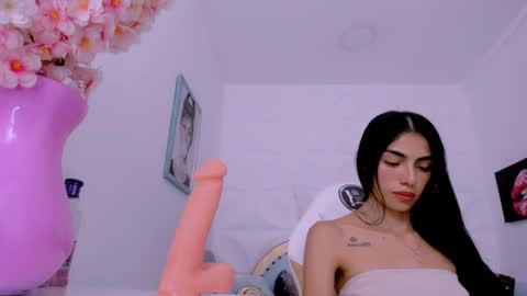 eimy online show from February 13, 3:45 pm