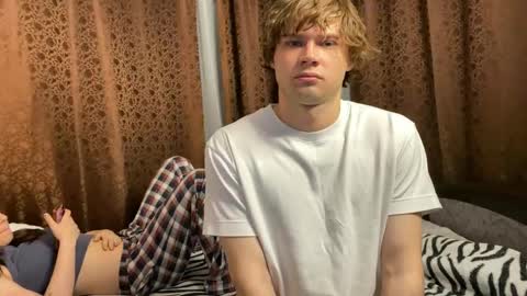 Eitan online show from April 22, 5:42 pm