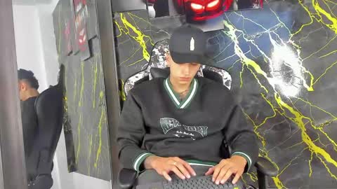 Eithan online show from April 20, 11:46 am