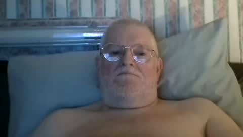 eketman1964 online show from April 18, 10:21 pm