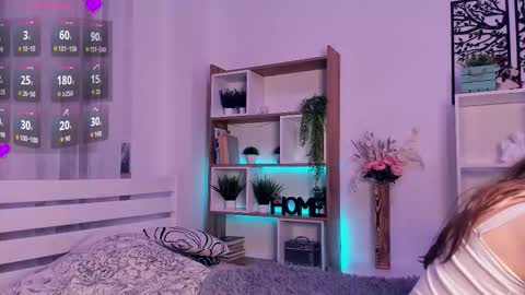 Elis 3 online show from October 25, 9:59 pm