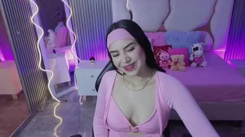 ela_tay1 online show from April 13, 7:18 pm