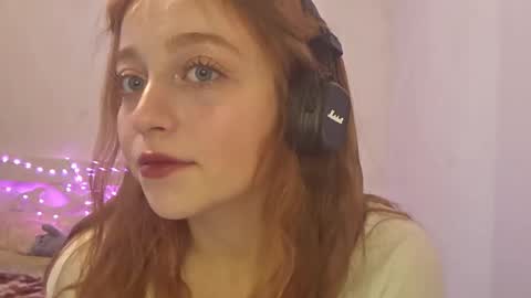 Snapshot of eladiapargo chatting on October 20, 2:00 pm Maya online show from October 20, 2:00 pm
