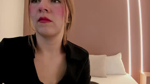 E L A I A online show from May 13, 11:53 am