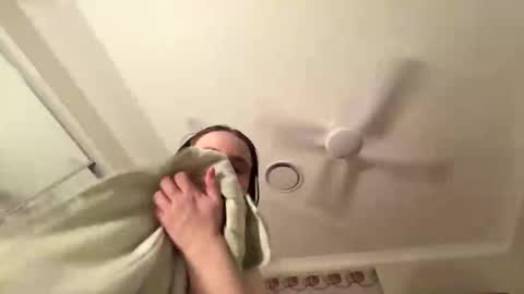 elarabracken online show from March 10, 11:36 am