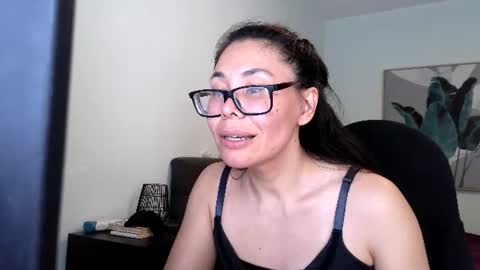elaramuse_ online show from July 26, 10:24 am