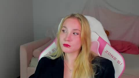 elaravoltage online show from May 6, 5:24 am