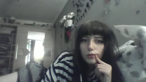 Lia online show from May 25, 5:08 pm