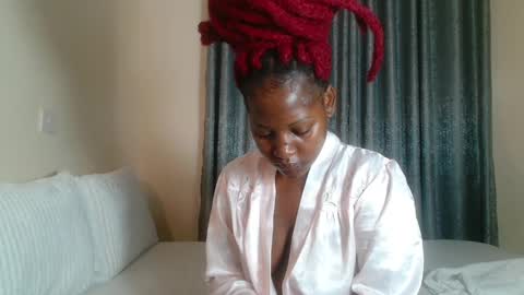 Snapshot of elegant_ebony chatting on January 15, 9:24 am Nika online show from January 15, 9:24 am