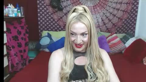 elenaevans2 online show from February 27, 10:35 pm