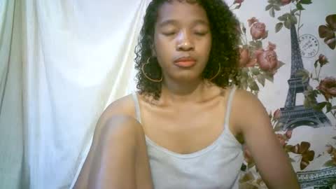 elenah013 online show from March 17, 7:02 am