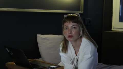 Eleonora online show from September 12, 2:30 pm