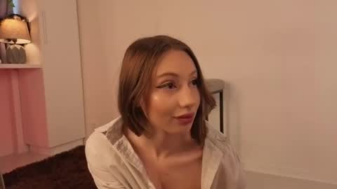 Elfie online show from April 12, 8:51 am