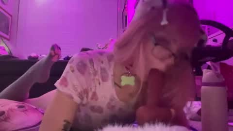 elfspit online show from April 15, 3:10 am