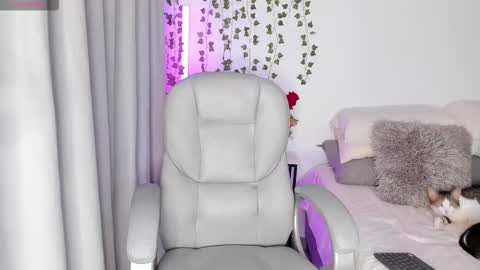 Eli online show from February 15, 7:45 pm