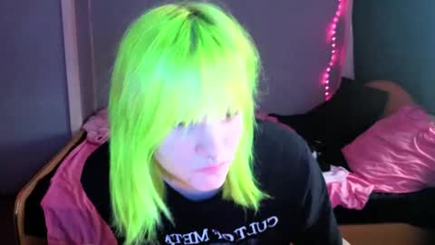 elieiza_xo online show from April 24, 9:22 am