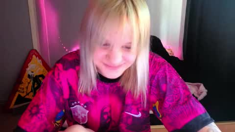 elieiza_xo online show from May 21, 9:27 am