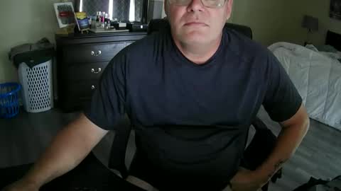 elierpons73 online show from May 21, 8:04 pm