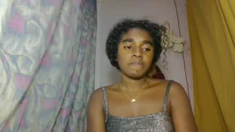 elina981 online show from April 8, 6:55 pm