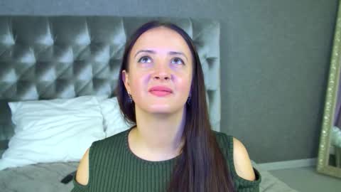 ElinaBellucci online show from March 20, 7:46 am